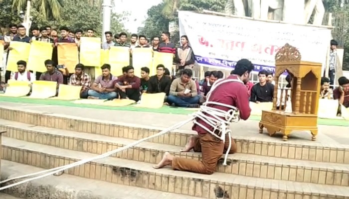 ভোট ও পূজা একই দিনে হতে পারে না (ভিডিও)
