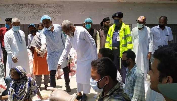 ৪ হাজার পরিবারে আফতাব উদ্দিন সরকারের খাদ্য বিতরণ