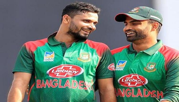 আমফানে ক্ষতিগ্রস্তদের পাশে মাশরাফি-তামিমরা