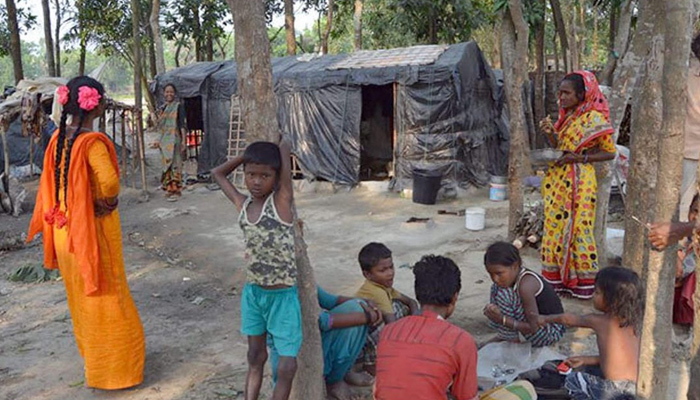 তাবিজের আড়ালে রমরমা মাদক ব্যবসা