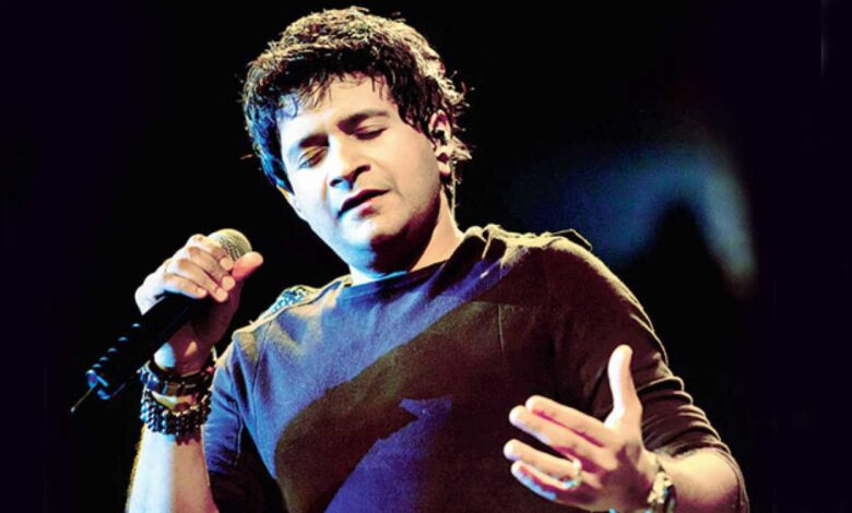 কেকে প্রসঙ্গে গায়ক রূপঙ্করকে ধোলাই করলেন স্বস্তিকা