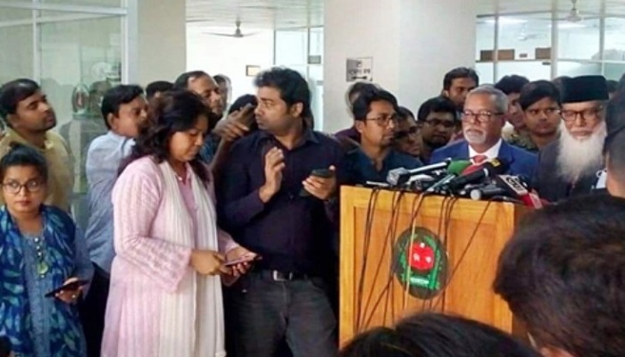 সিসি ক্যামেরায় গুরুত্ব সাবেক সিইসিদের