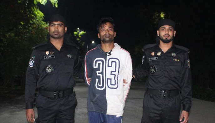 ঘরে ঢুকে মাদরাসাছাত্রীকে ধর্ষণ, যুবক গ্রেপ্তার