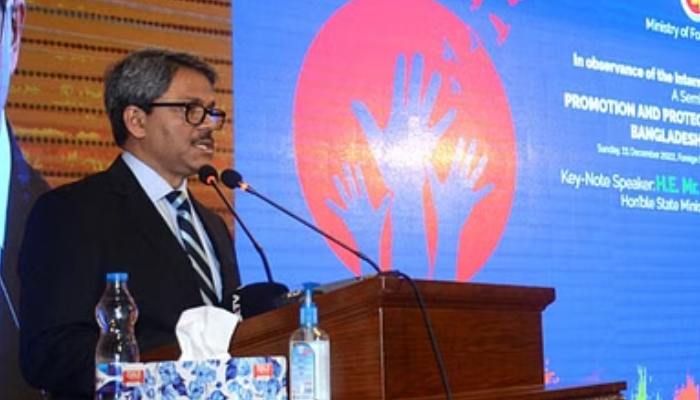 বাইরের চাপে নত হবে না সরকার