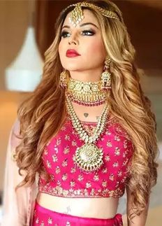 হঠাৎই পোশাকে পরিবর্তন রাখি সাওয়ান্তের