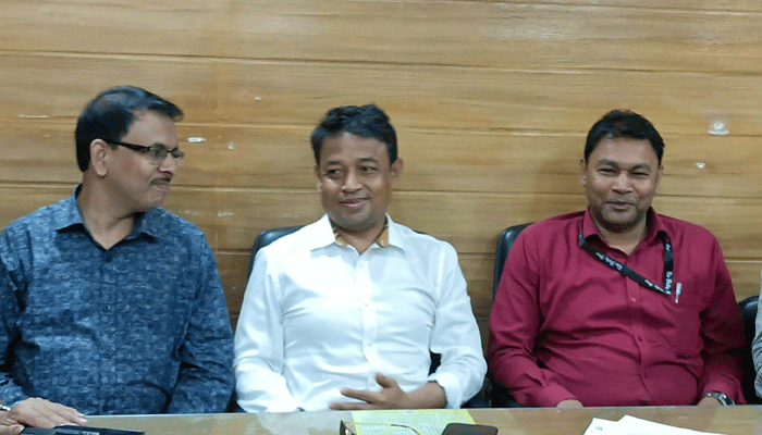 সাংবাদিকদের কাছে ডিএমপি কমিশনারের দুঃখ প্রকাশ