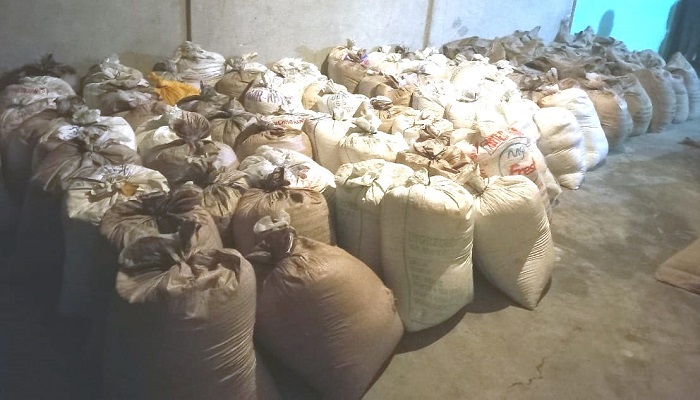 নেত্রকোণায় ৭৯ বস্তা ভারতীয় চিনি জব্দ আটক ১