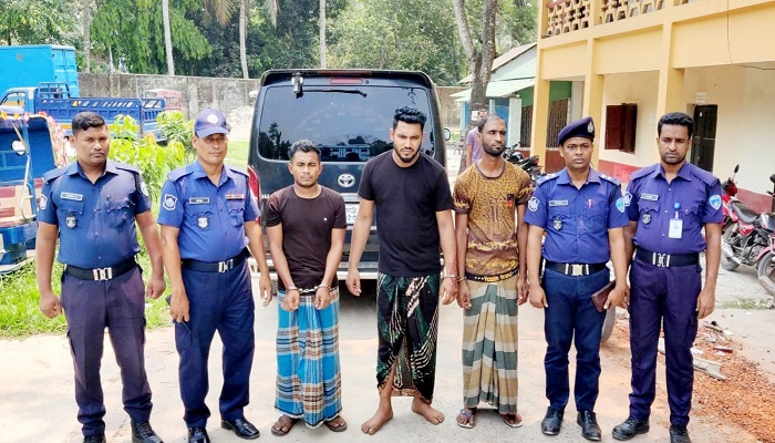 ফেসবুকে তরুণীর সঙ্গে প্রেম, অতঃপর বন্ধুদের দিয়ে গণধর্ষণ