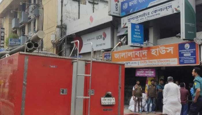 সিলেটের জালালাবাদ হাউস মার্কেটে আগুন