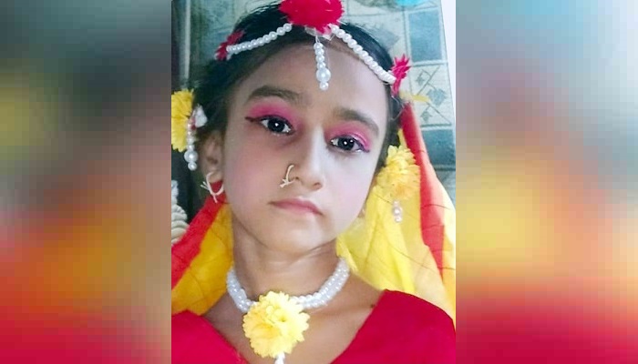 মিরসরাইয়ে বাসচাপায় স্কুলছাত্রী নিহত