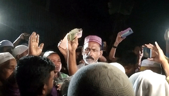 কুলিয়ারচরে বড় ভাইয়ের জানাজায় ছোট ভাইয়ের বাধা