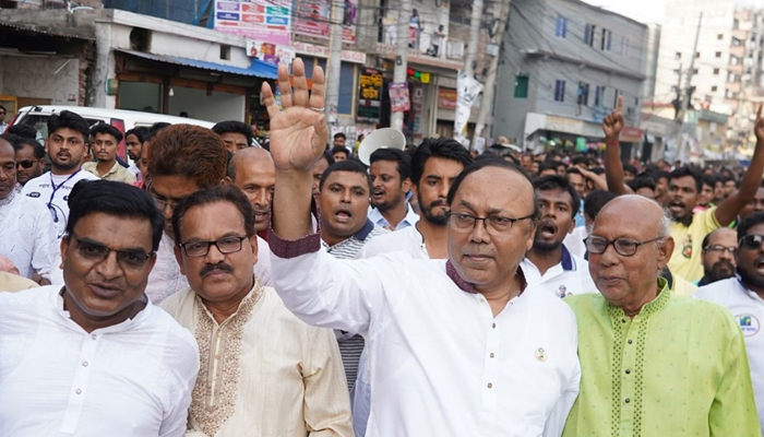 রাজশাহীতে হ্যাটট্রিক জয়ের পথে নৌকার লিটন