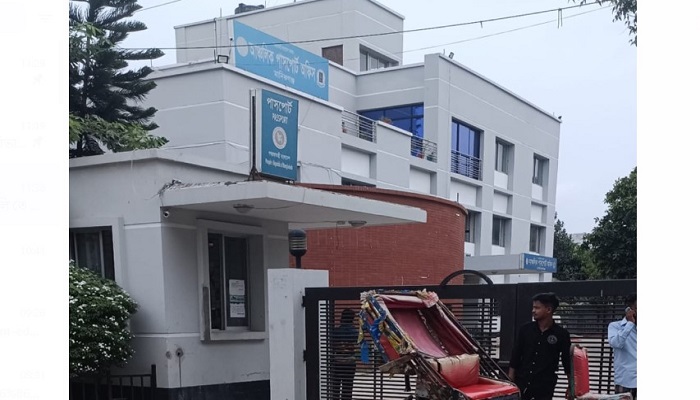 হয়রানির অপর নাম মানিকগঞ্জ আঞ্চলিক পাসপোর্ট অফিস