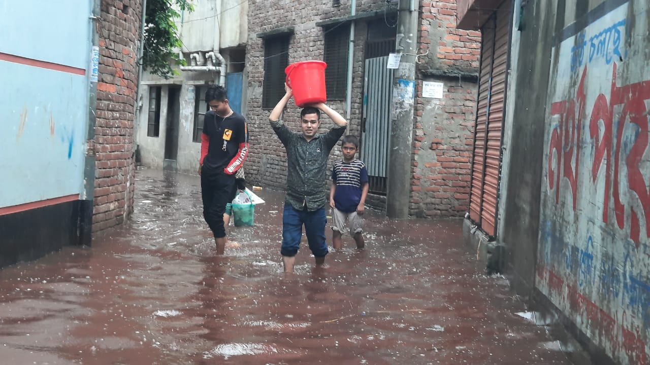 ঈদের দিনে বৃষ্টির বাগড়া