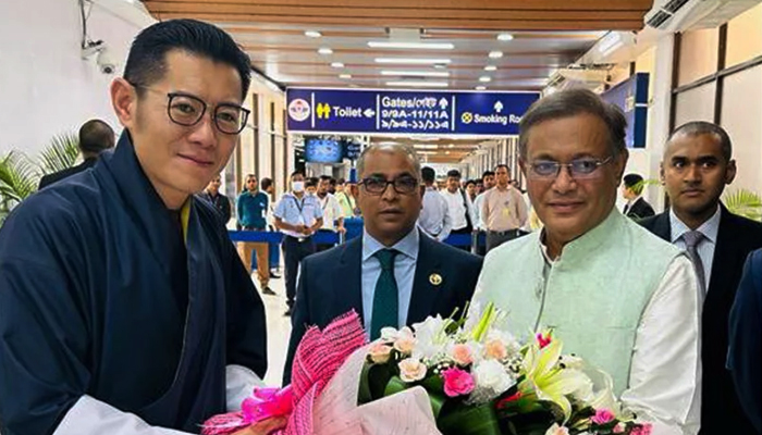 ভুটানের রাজার যাত্রা বিরতি ঢাকায়