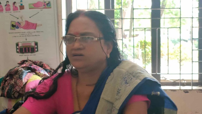 সিংগাইরে গর্ভবতী মায়ের কার্ড দিতে উৎকোচ গ্রহণের অভিযোগ