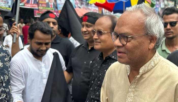 বিদেশিদের দেখে উৎসাহিত হবে গণতন্ত্রকামীরা