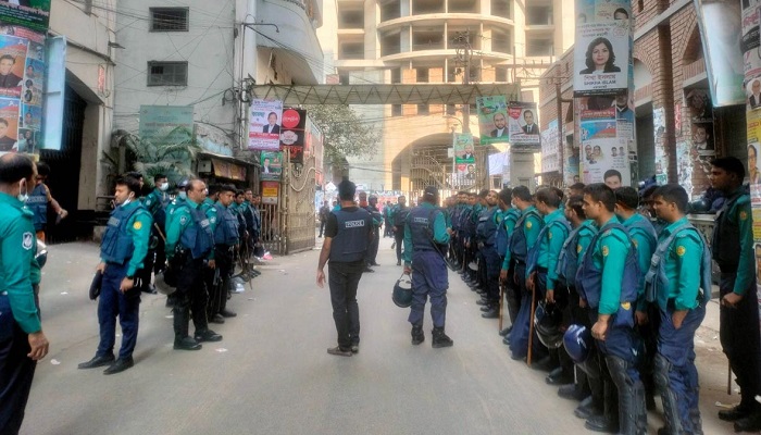 আদালতে নিরাপত্তা জোরদার