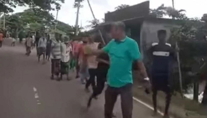 প্রেমিকার মান ভাঙাতে প্রেমিকের শপথ ভিডিও নিয়ে সংঘর্ষ, আহত ১৫