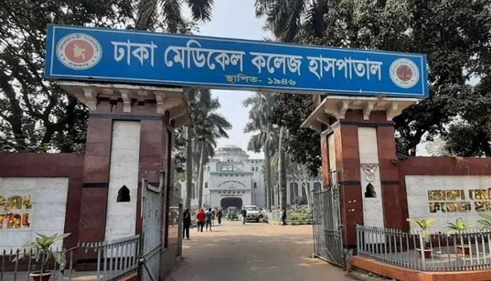 বাতি লাগাতে গিয়ে বিদ্যুৎস্পৃষ্টে কর্মচারী নিহত