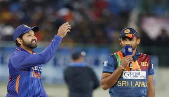 শ্রীলঙ্কার বিপক্ষে টসে জিতে ব্যাটিংয়ে ভারত