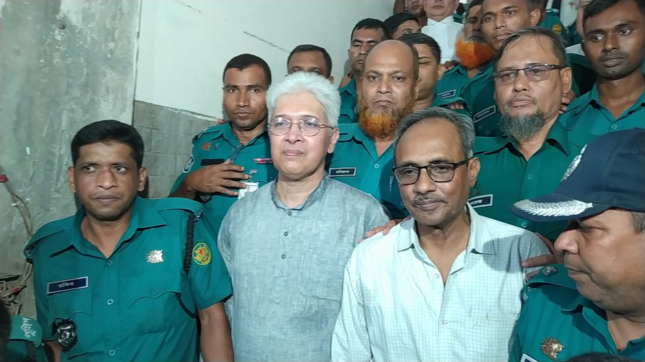 আদিলুর-এলানের রায়ে রাষ্ট্র-আসামি দুইপক্ষেরই অসন্তোষ