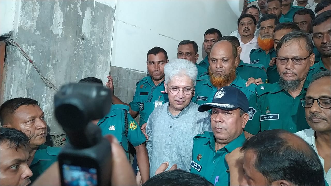 আদিলুর-এলানের রায়ে রাষ্ট্র-আসামি দুইপক্ষেরই অসন্তোষ