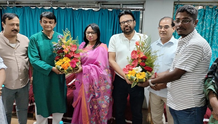আগরতলায় পৌঁছেছে জাতীয় প্রেসক্লাব দল