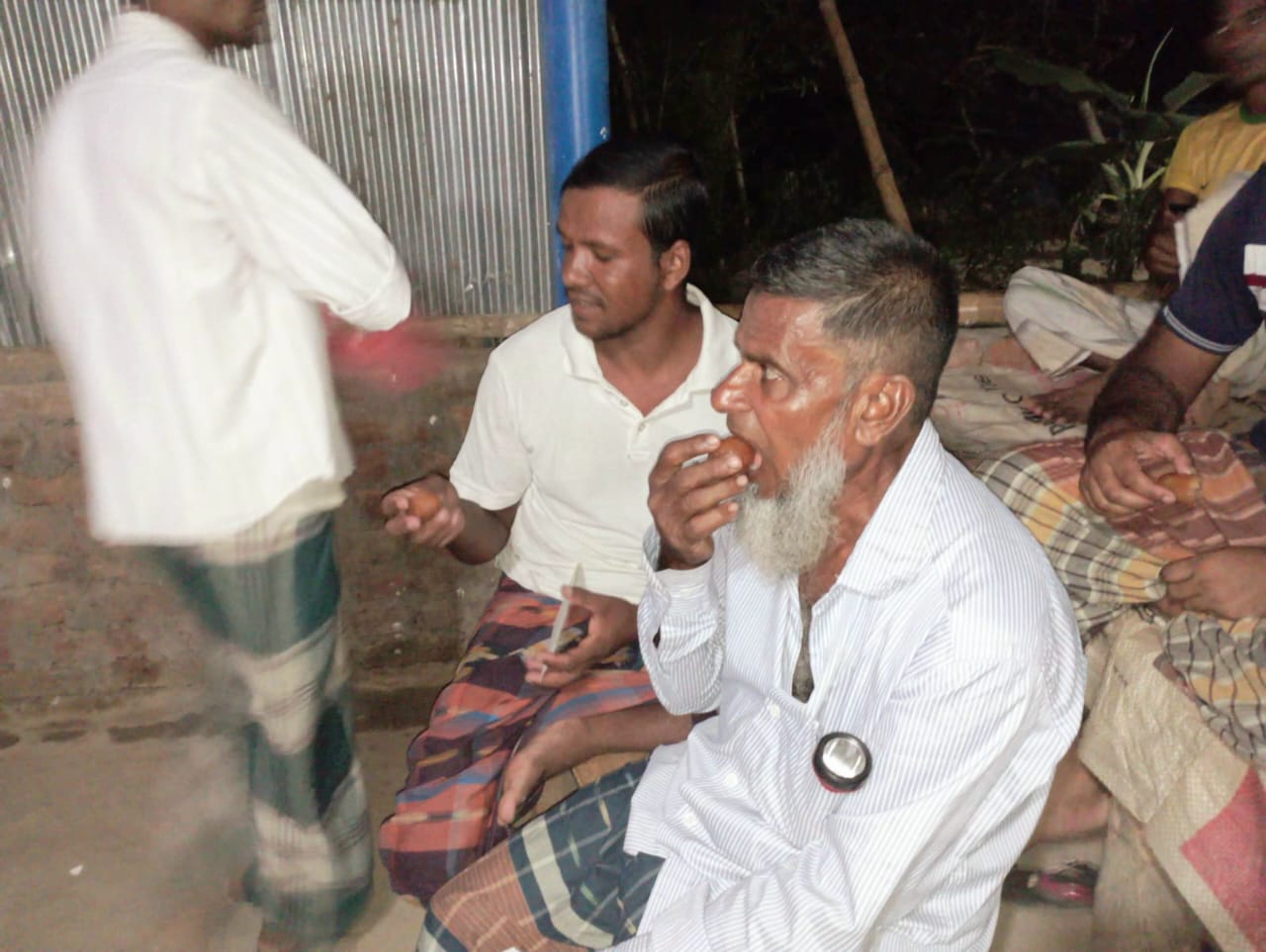 দুর্গাপুরের ইউএনও সোহেল রানার বদলির খবরে মিষ্টি বিতরণ!