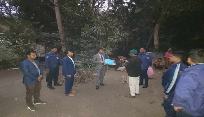 নৌকার প্রচারণা পথসভায় খিচুরি আয়োজন করায় অর্থদণ্ড