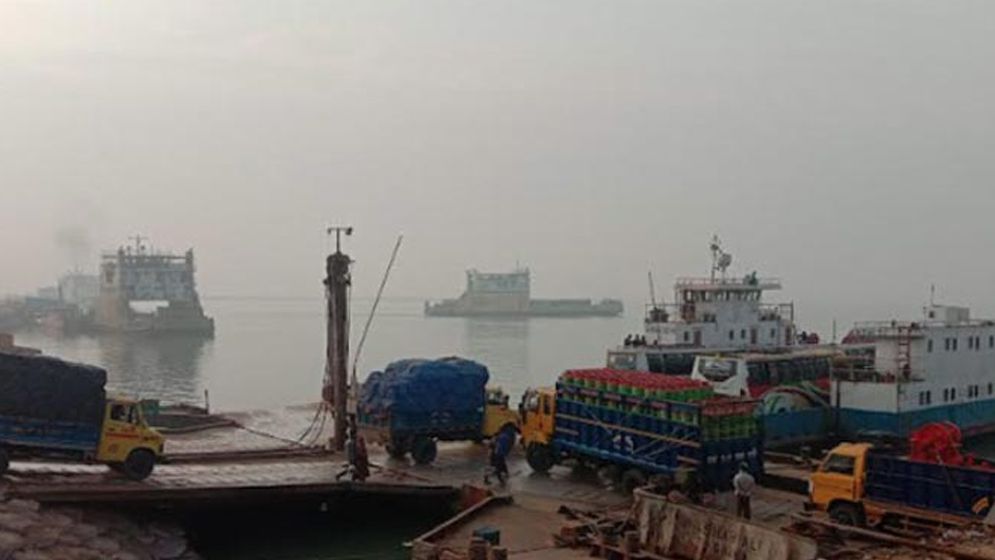 পদ্মায় ফেরি চলাচল স্বাভাবিক