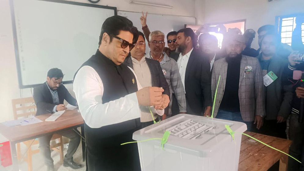 শোবিজ তারকাদের ভোট