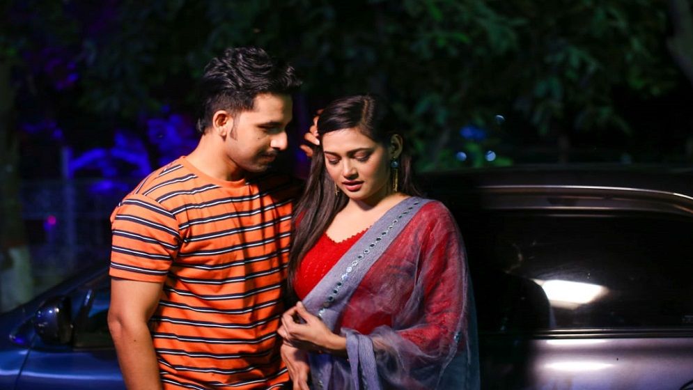 ঈদে ‘ওয়েটিং ফর লাভ’