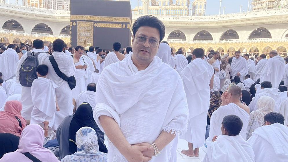 ওমরাহ করতে মক্কায় ফেরদৌস