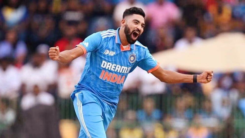 অভাবের তাড়নায় ক্রিকেট ছাড়তে চেয়েছিলেন সিরাজ