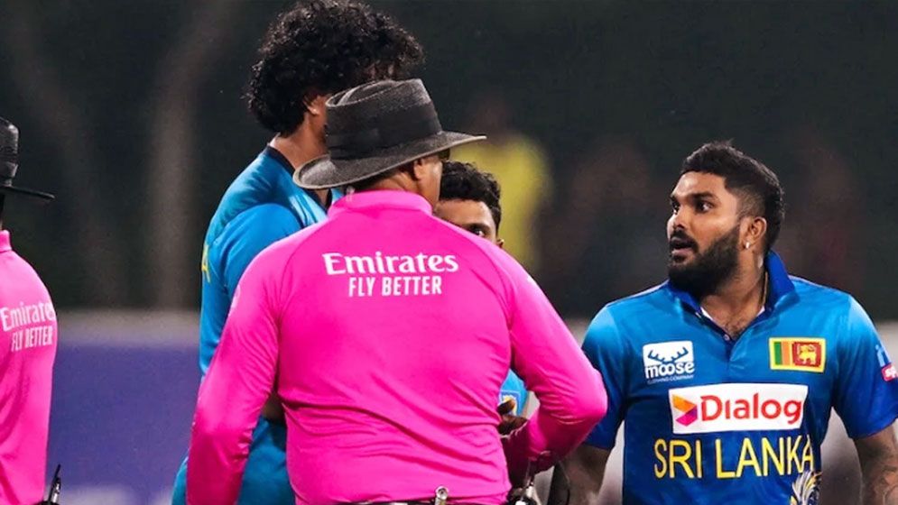 নিষিদ্ধ হাসারাঙ্গাকে নিয়ে যা বললেন শ্রীলঙ্কার কোচ