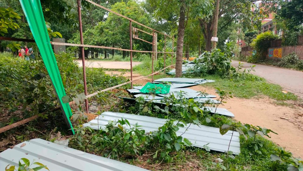 মাস্টারপ্ল্যান ছাড়া জাবির চারুকলা অনুষদের কাজ রুখে দিলো শিক্ষার্থীরা