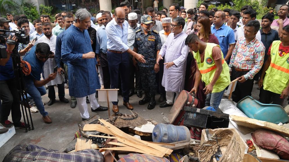 খালে ময়লা ফেললে শাস্তিমূলক ব্যবস্থা নেয়া হবে