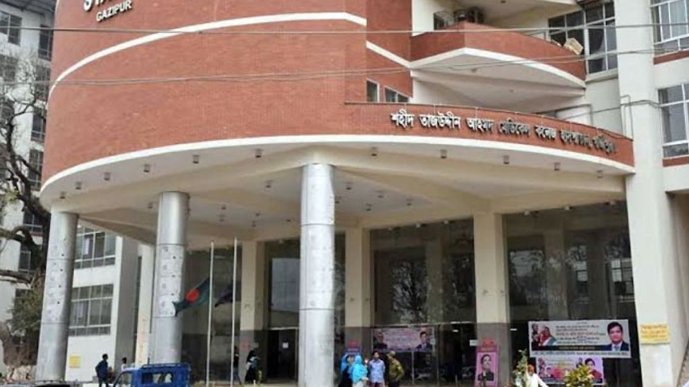 হাসপাতালের লিফটে আটকে রোগীর মৃত্যু