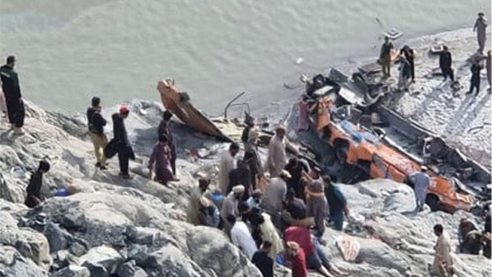 পাকিস্তানে ভয়াবহ দুর্ঘটনায় ২০ জন নিহত