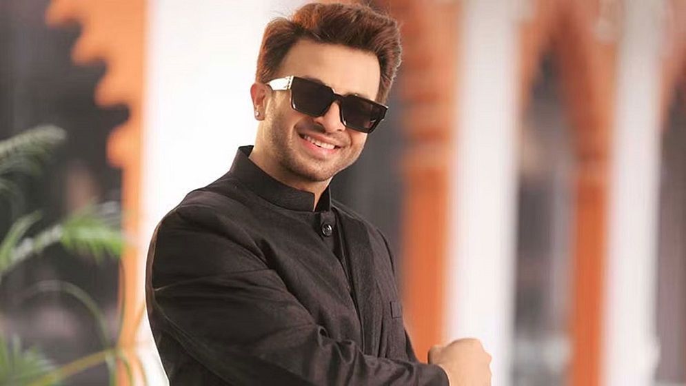 দেশে ফিরেছেন শাকিব