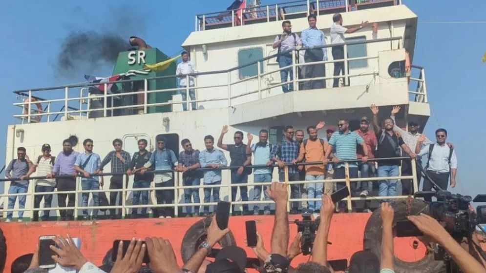 ‘জলদস্যুরা আমাদের দিয়ে রান্না করিয়ে খেত’
