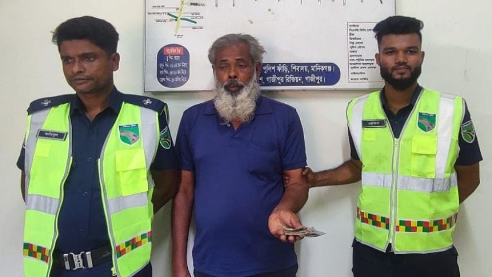 ভোরের কাগজে সংবাদ প্রকাশের পর চাঁদাবাজ আটক, মামলা প্রক্রিয়াধীন