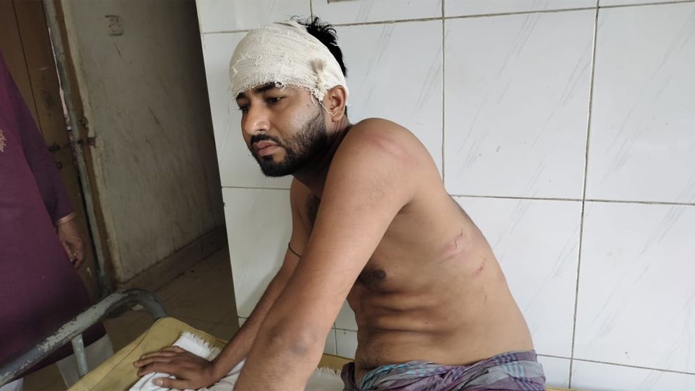 পূর্ব শত্রুতার জেরে বসতবাড়িতে হামলা, নারীসহ আহত তিন