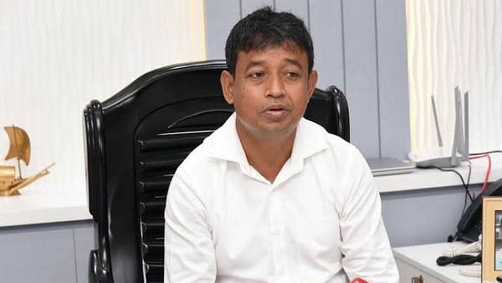 পুকুরে ফেলা গ্যাস বাবুর মোবাইল ফোন উদ্ধারে ঝিনাইদহে যাচ্ছে ডিবি