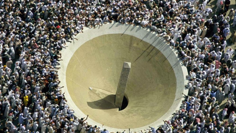 আজ জামারাতে পাথর নিক্ষেপ করবেন হাজিরা