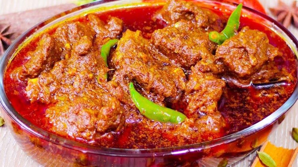 কম উপকরণেই রাঁধুন গরুর মেজবানি