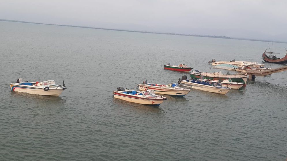 মিয়ানমারের অস্ত্রধারীদের আবারো সেন্টমার্টিনগামী স্পিডবোটে গুলিবর্ষণ