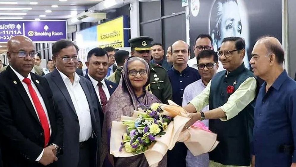 দেশে ফিরেছেন প্রধানমন্ত্রী শেখ হাসিনা
