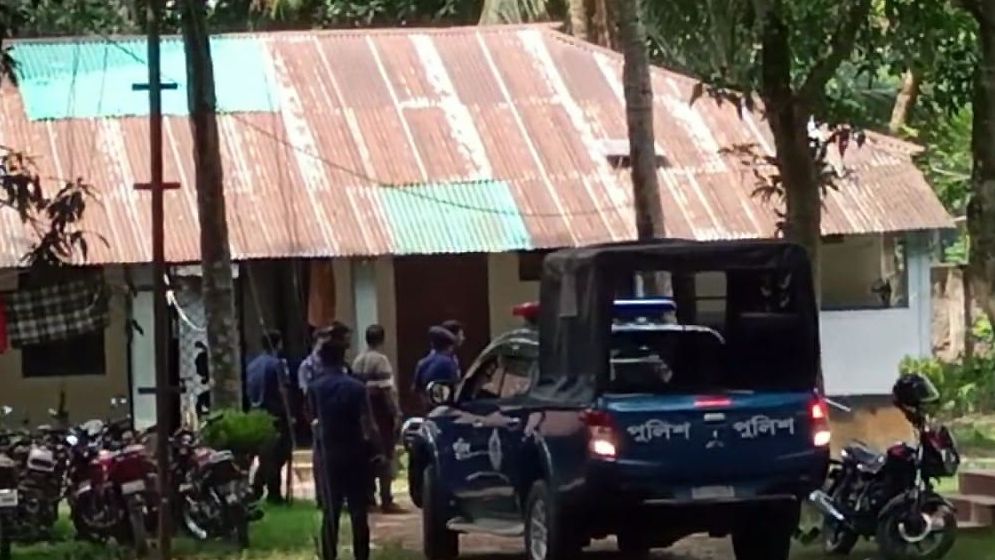 মোটরসাইকেল ঠিক করে না দেয়ায় মেকানিককে গুলি করলো কনস্টেবল!